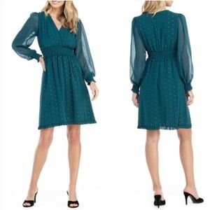 GAL MEETS GLAM Green VNeck Long Sleeve Smocked Chiffon Fit & Flare Dress Sz 10